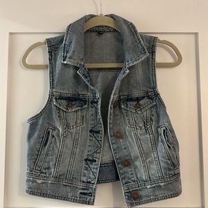 American Eagle Distressed Jean Vest